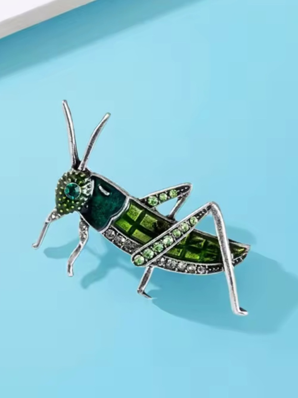 Emerald Green Grasshopper Crystal Brooch - Picture 7 of 7
